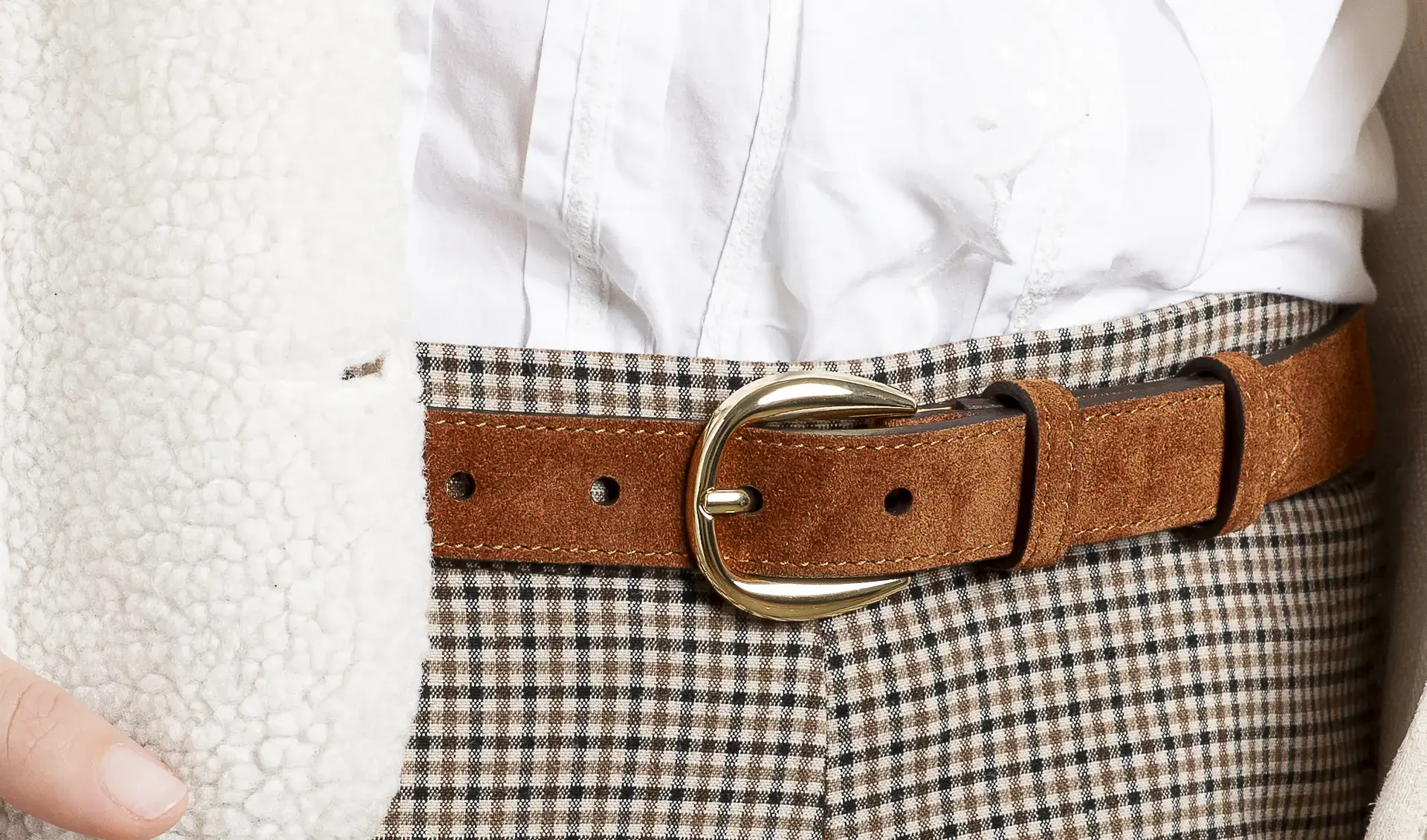 Photo-portee-Ceinture-Astrid-velours-marron-Maroquinerie-Daguet