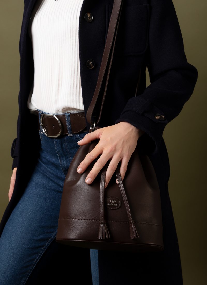 sac agathe marron porté 3