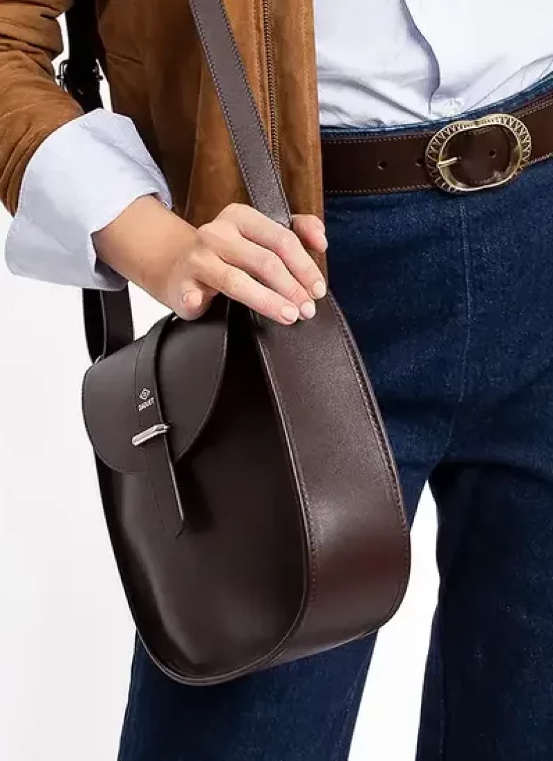 sac agnes marron porté