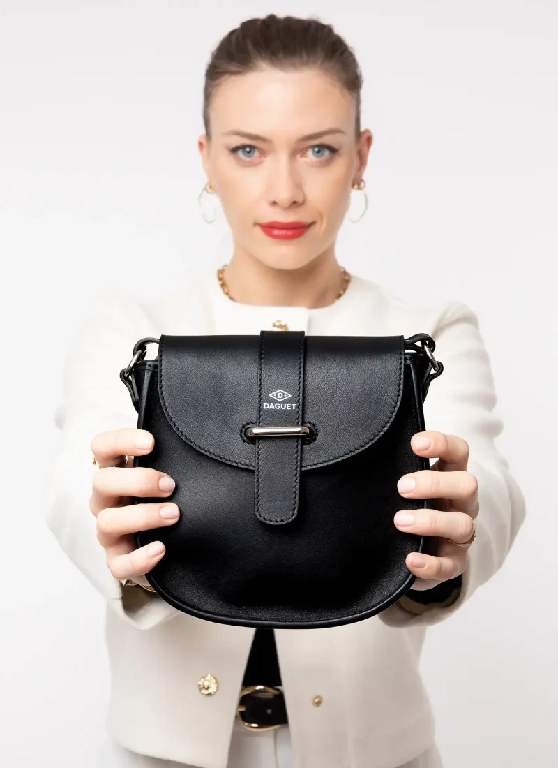 sac petit agnes noir porté 3